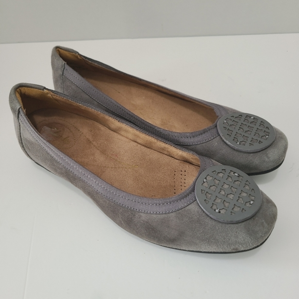 Clarks Candra Blush Grey‎ Suede Flat Size 7